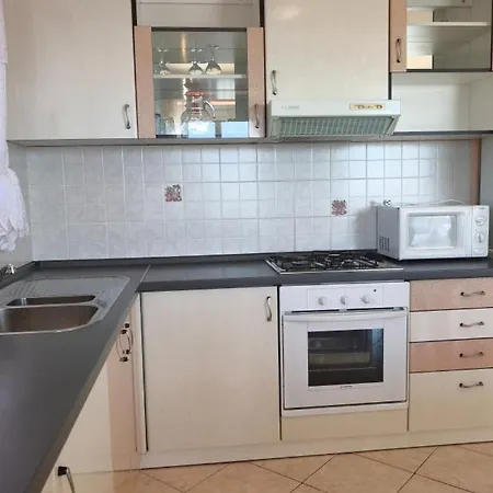 Helen Orasac By Guide Apartman Poljice