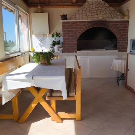 Helen Orasac By Guide Apartman