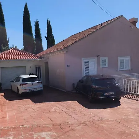 Helen Orasac By Guide Apartman *